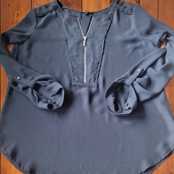 🌟3/$40 Sale!Mix & Match🌟 Dynamite Sheer Flowy Blouse - Picture 5 of 7